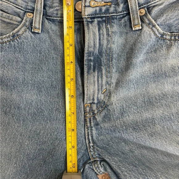 Women’s Levi’s Jeans - Picture 7 of 12